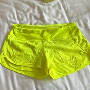 Lululemon Speed Short 2.5”, EUC, Size 6